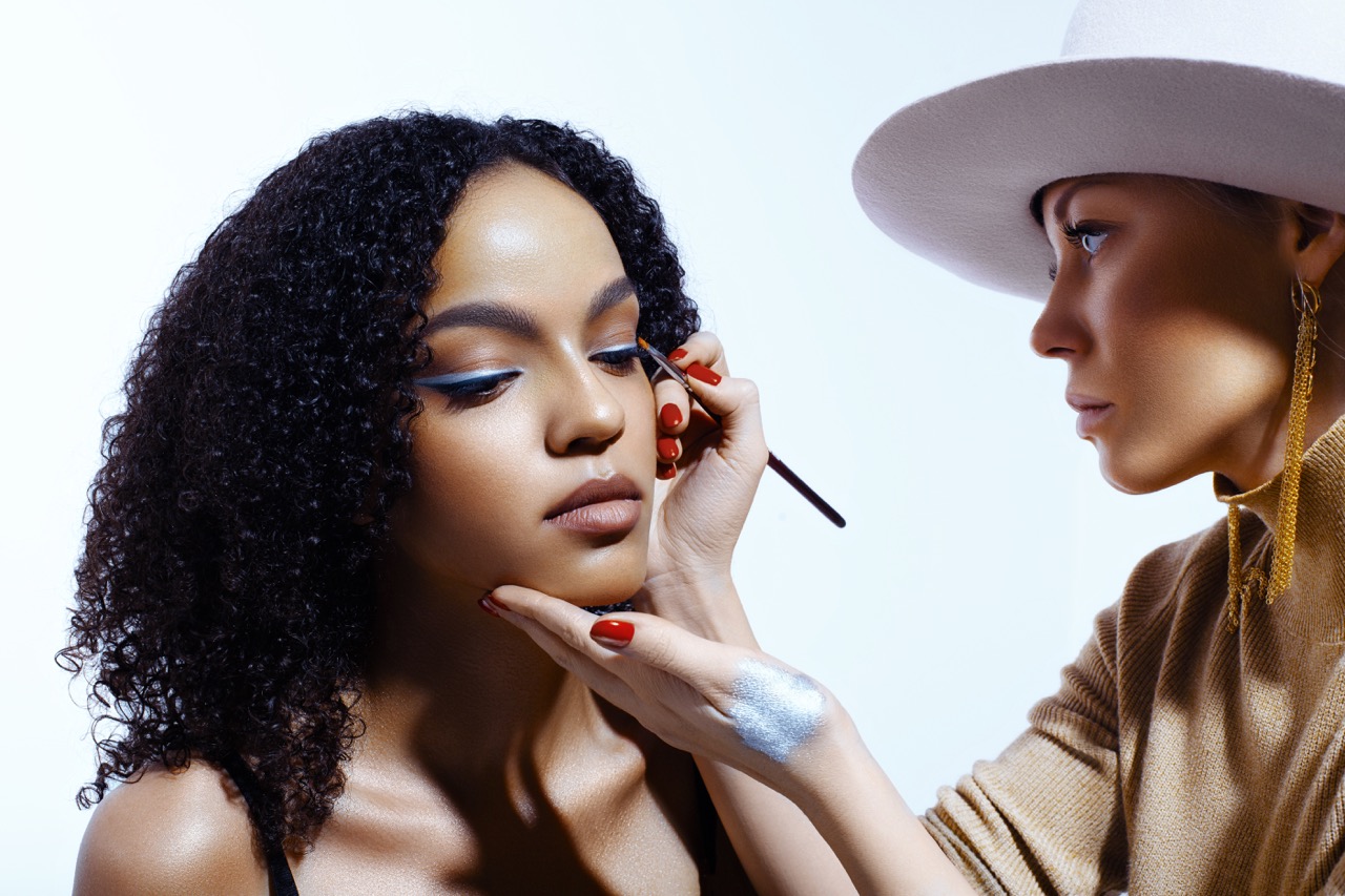 Redefined Glamour: The Return of Effortless Makeup