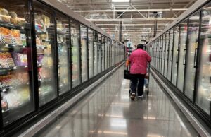 US retail sales miss expectations as consumers see higher costs